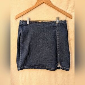 Wild Fable Dark Wash Denim Mini Skirt – Size 6 | Vintage Y2K Zip Back Jean Skirt